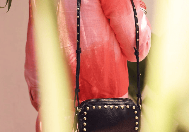 Bolsos Make Me Up Rock Negro Tachas