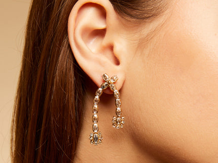 Pendientes Rivera Asimetricos Bañados En Oro Con Circonita