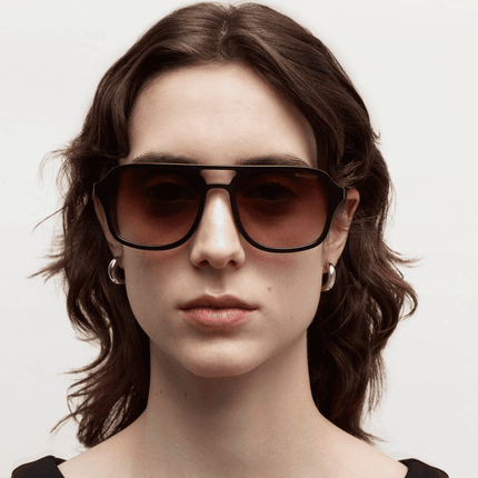 Lentes de sol negros estilo aviador