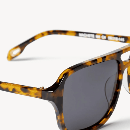 Gafas de sol de aviador fabricadas artesanalmente con acetato italiano reciclable.
