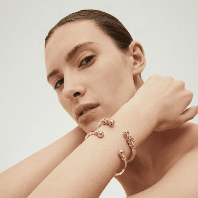 Pulsera Sari De Acetato Con Strass Dorado (Marfil)